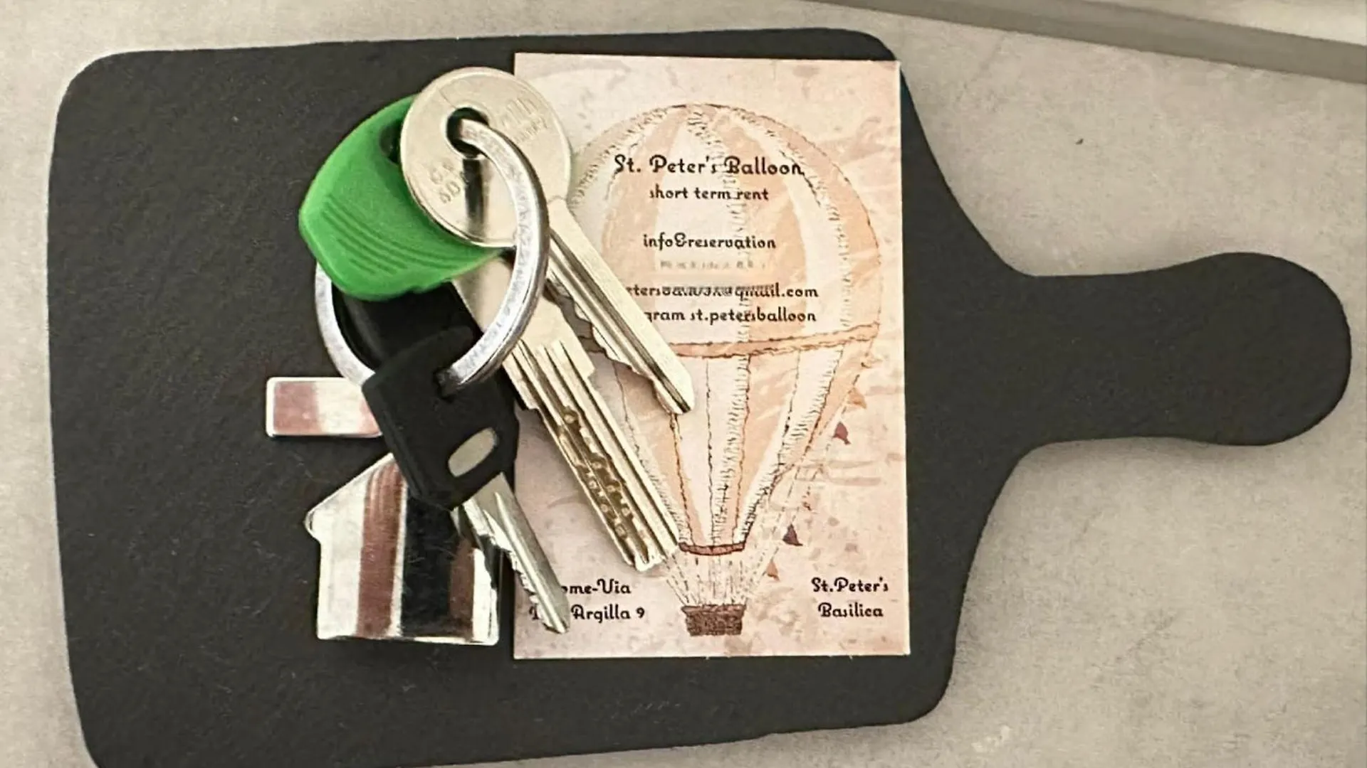 Contatos de St. Peter\'S Balloon A Due Passi Da San Pietro!